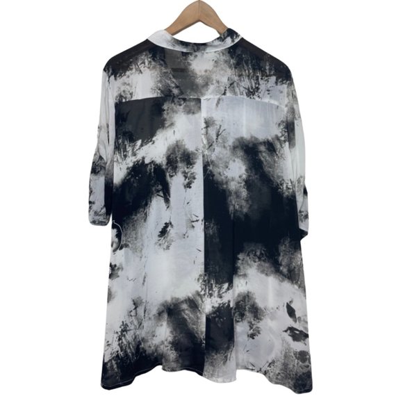 YING @ CAI | Black & White Mono Tie Dye Sheer VNeck Lightweight Blouse | Size 4X - Picture 5 of 10